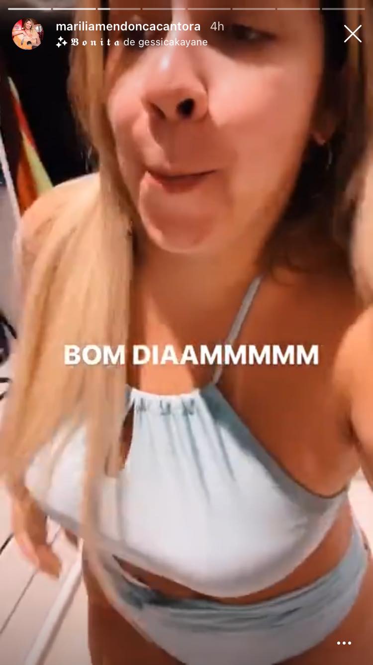 Marília Mendonça surge dançando de biquíni hot pant