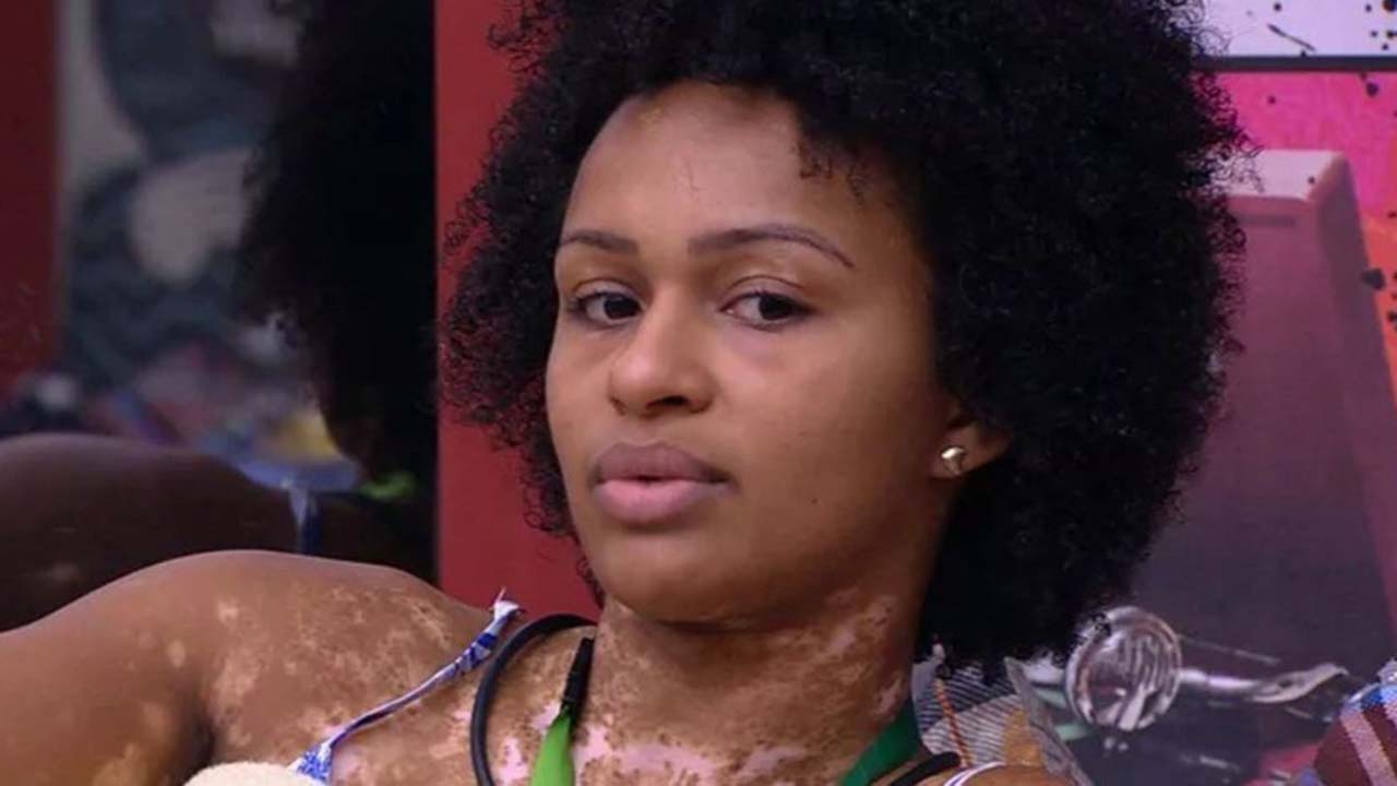 Bbb Nat Lia Desabafa Sobre Beijo Em Eliezer