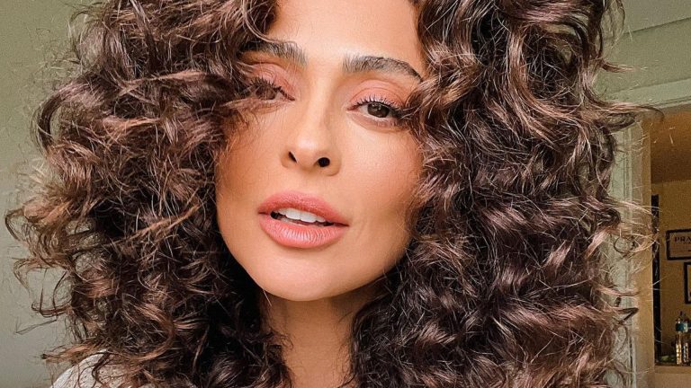 Juliana Paes Abre A Cal A E Sensualiza Em Ensaio Fotogr Fico