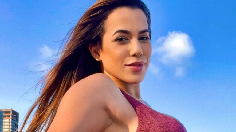 Ex BBB Larissa Tomásia dança de biquíni fininho e exibe corpaço sarado