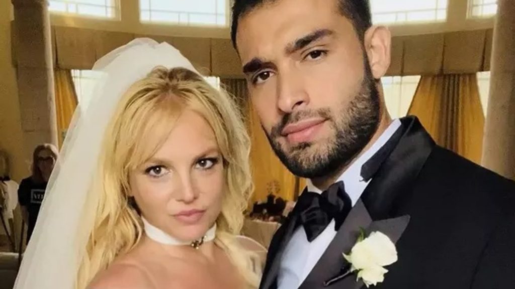 Britney Spears se casa com Sam Asghari em Los Angeles