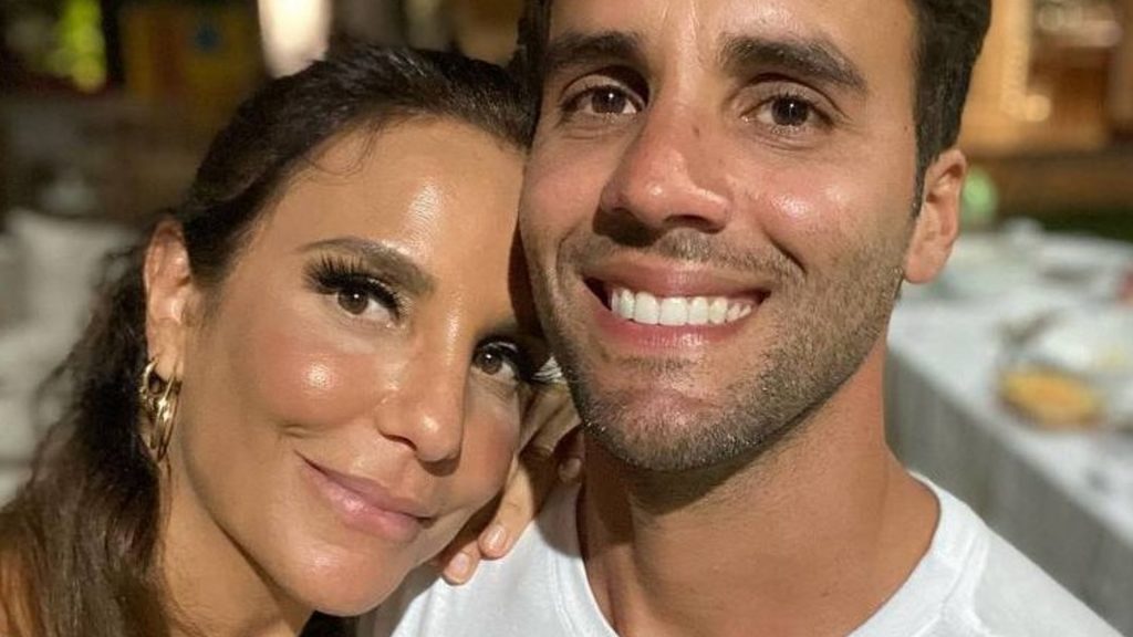 Ivete Sangalo Se Derrete Pelo Marido Ao Dar O Primeiro Mergulho Do Ano Eu E Ele