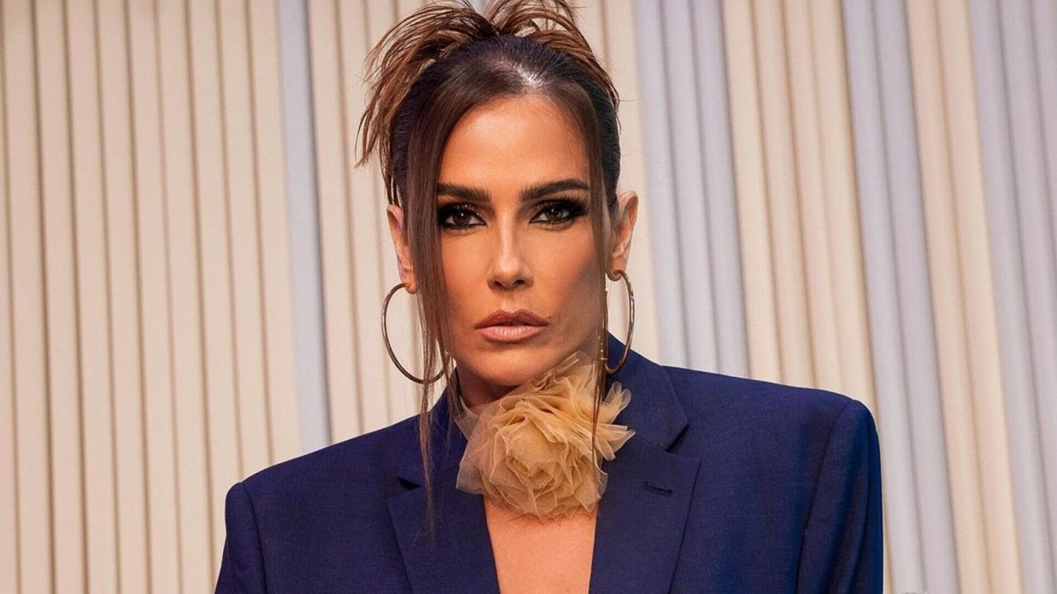 Deborah Secco Usa Biquíni Minúsculo Em Ensaio Sensual E Exibe Corpaço