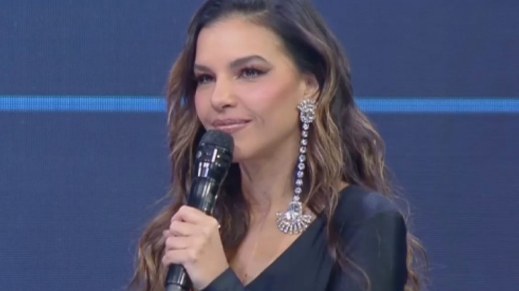 Mariana Rios apresenta A Grande Conquista. Reprodução/Playplus