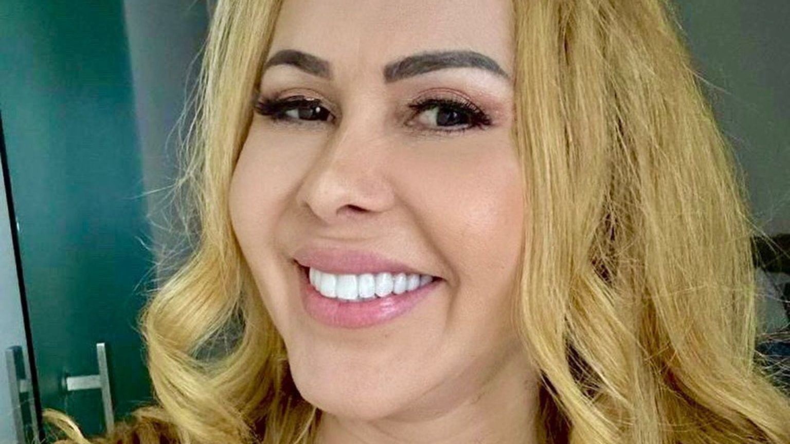 Oi? Imagem de Joelma sem maquiagem e de cabelo natural viraliza na web