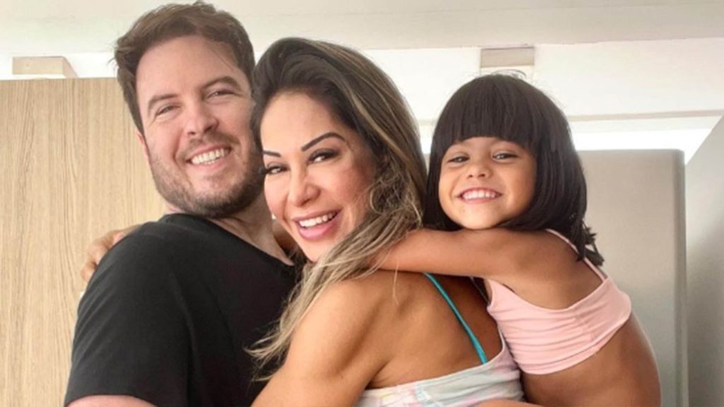 Thiago Nigro, Maíra Cardi e Sophia - Foto: Reprodução / Instagram