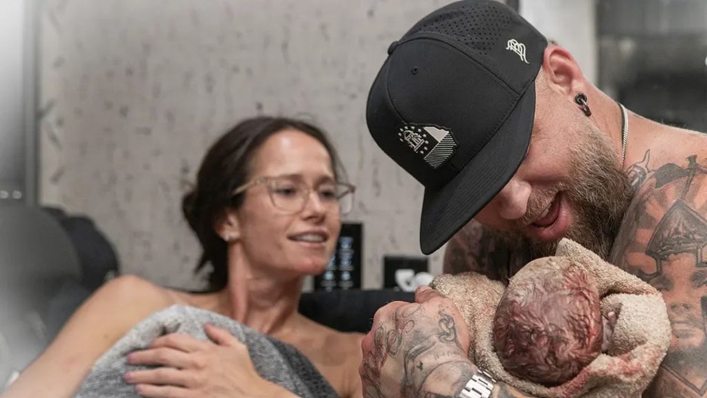 Brantley Gilbert, a esposa e o filho - Reprodução/Instagram