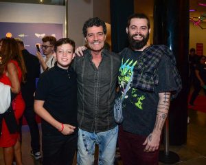 Felipe Camargo e os filhos - Foto: AgNews