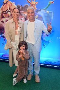 Giovanna Ewbank e Bruno Gagliasso com o filho caçula, Zyan - Foto: Leo Franco - AgNews