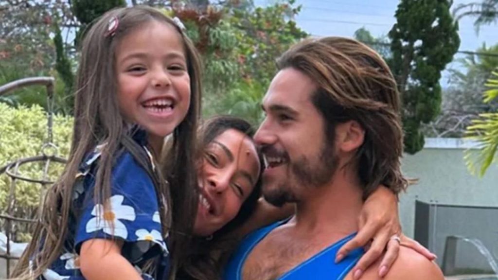 Nicolas Prattes com Sabrina Sato e a filha dela, Zoe - Reprodução/Instagram