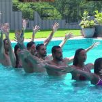 Participantes brincam de nado sincronizado na piscina no 'BBB 25'